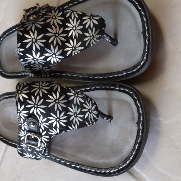 Alegria Sandals - Picture 3 of 6